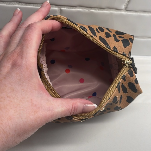 Donated 💥FINAL DAYS💥 😎 FINAL PRICE 😎 Stella & Dot Pouf in Leopard Print - Picture 3 of 4